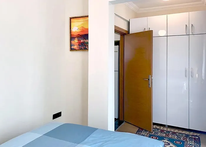 Quality Cozy In A Perfect Location. *